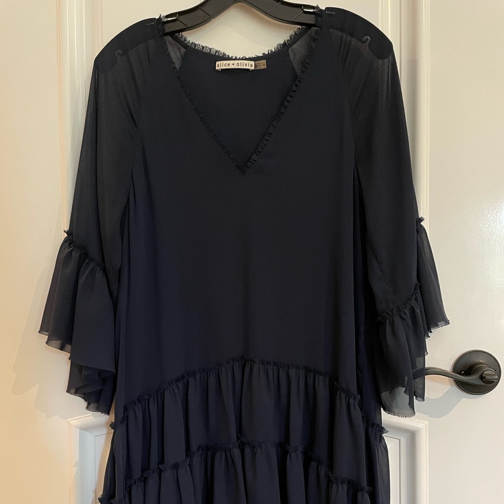 Alice + Olivia Navy Zoey Tiered V-Neck Tunic Dress (Small)